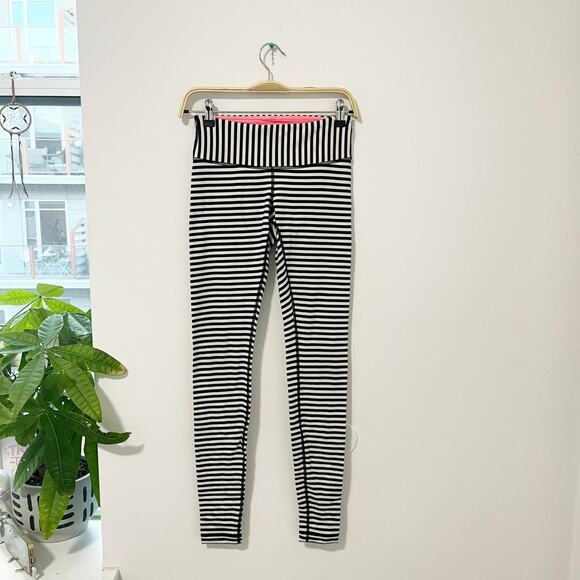 Lululemon Black & White Stripe Wunder Under Leggings Size 4 - Picture 1 of 4